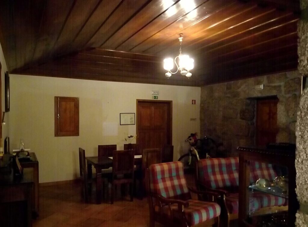 Sala comum com lareira